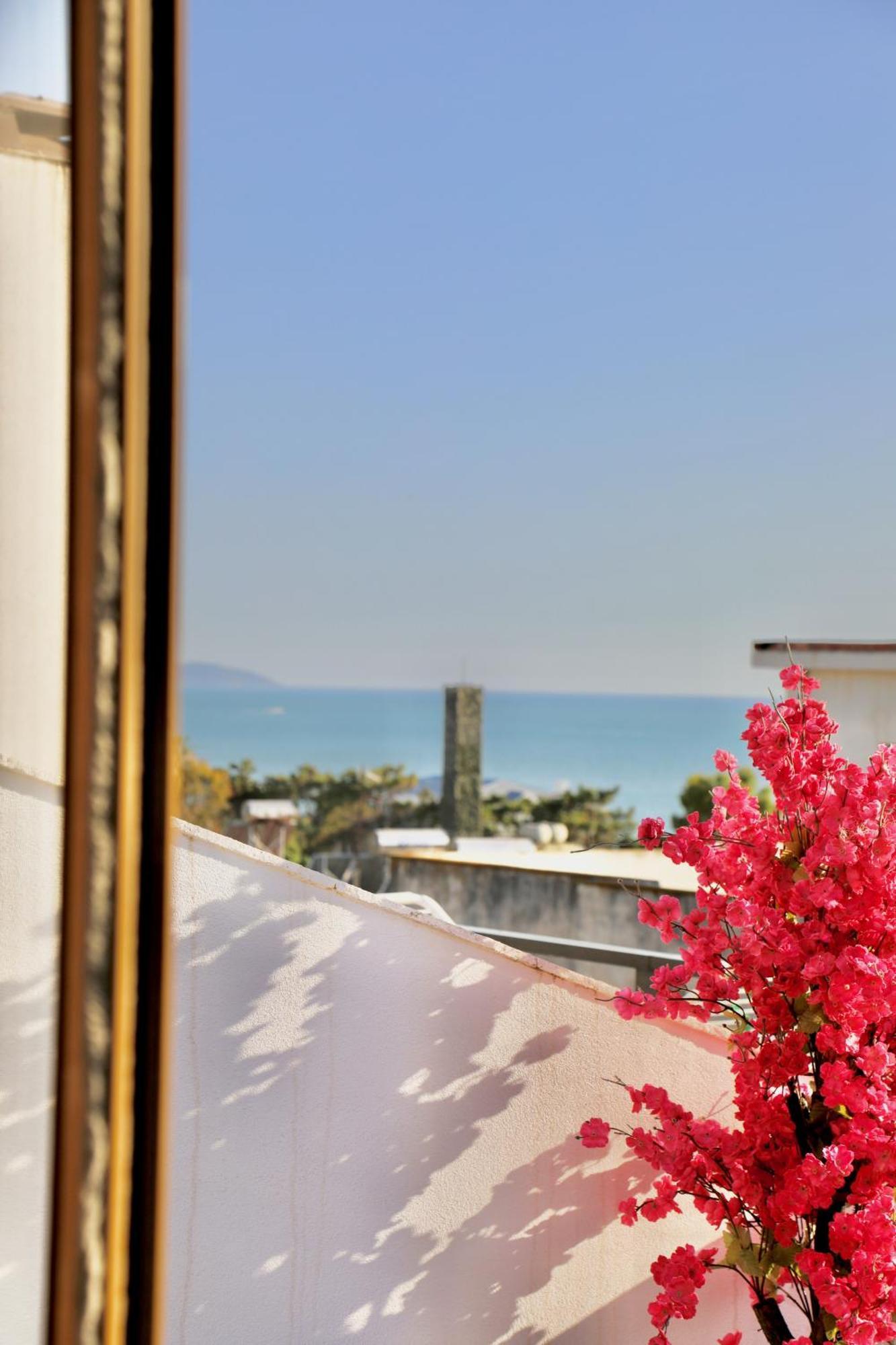 Sea View Apartments Голем Екстериор снимка